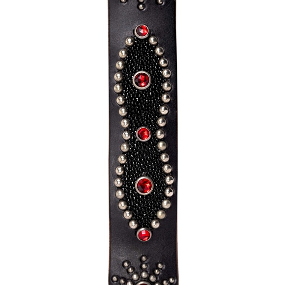 HTC Hollywood Trading Company Black Leather Red Crystal Studded Stingray Belt 32 - Picture 4 of 10